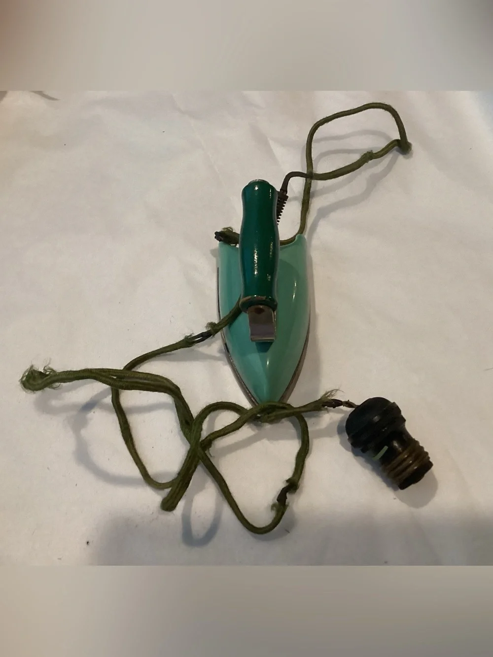 Vtg. Childs toy electric iron (or small travelers iron) from around the 1940s.